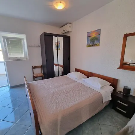 Apartmani Bada Pakostane Exterior photo