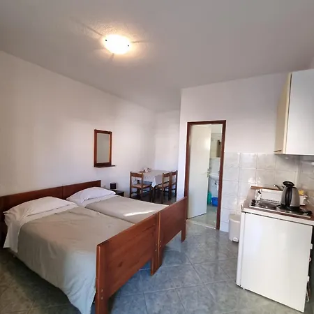 Apartmani Bada Pakostane Exterior photo