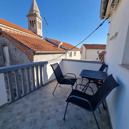 Apartmani Bada Pakostane Exterior photo