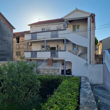 Apartmani Bada Pakostane Exterior photo