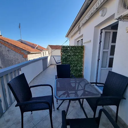 Apartmani Bada Pakostane Exterior photo