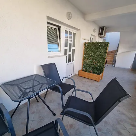 Apartmani Bada Pakostane Exterior photo