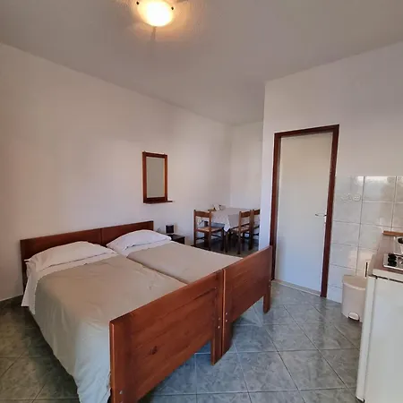 Apartmani Bada Pakostane Exterior photo