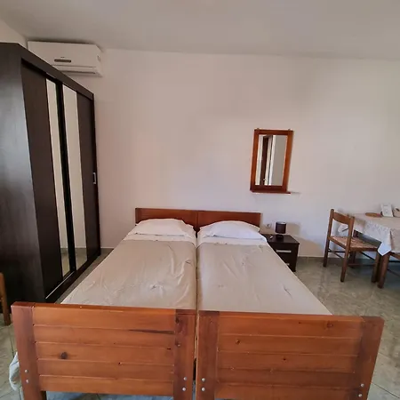 Apartmani Bada Pakostane Exterior photo
